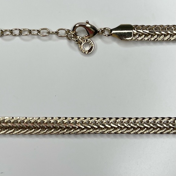 Anne Klein Flat Chain Necklace Classic Gold Tone - Picture 3 of 3